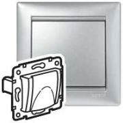 Legrand Valena Алюминий Розетка 1-ая с/з с крышкой 770122*