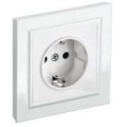 BRITE Розетка с з/к/ш 16А в сборе РСР14-1-0-БрБ бел. IEK