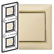 Legrand Valena Крем/Золото Рамка 3-ая вертикал. 774157