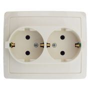 Simon 15 Слоновая кость Розетка двойная с заземлением 2*2Р+Е без шторок, винт.зажим,16А, 250В