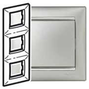 Legrand Valena Алюминий/Серебряный штрих Рамка 3-ая вертикал. 770357