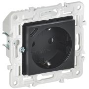 IEK SKANDY Черный Розетка с/з с защитными шторками 16А с USB C 18Вт SK-R17Bl.